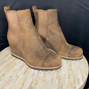 UGG wedge boot